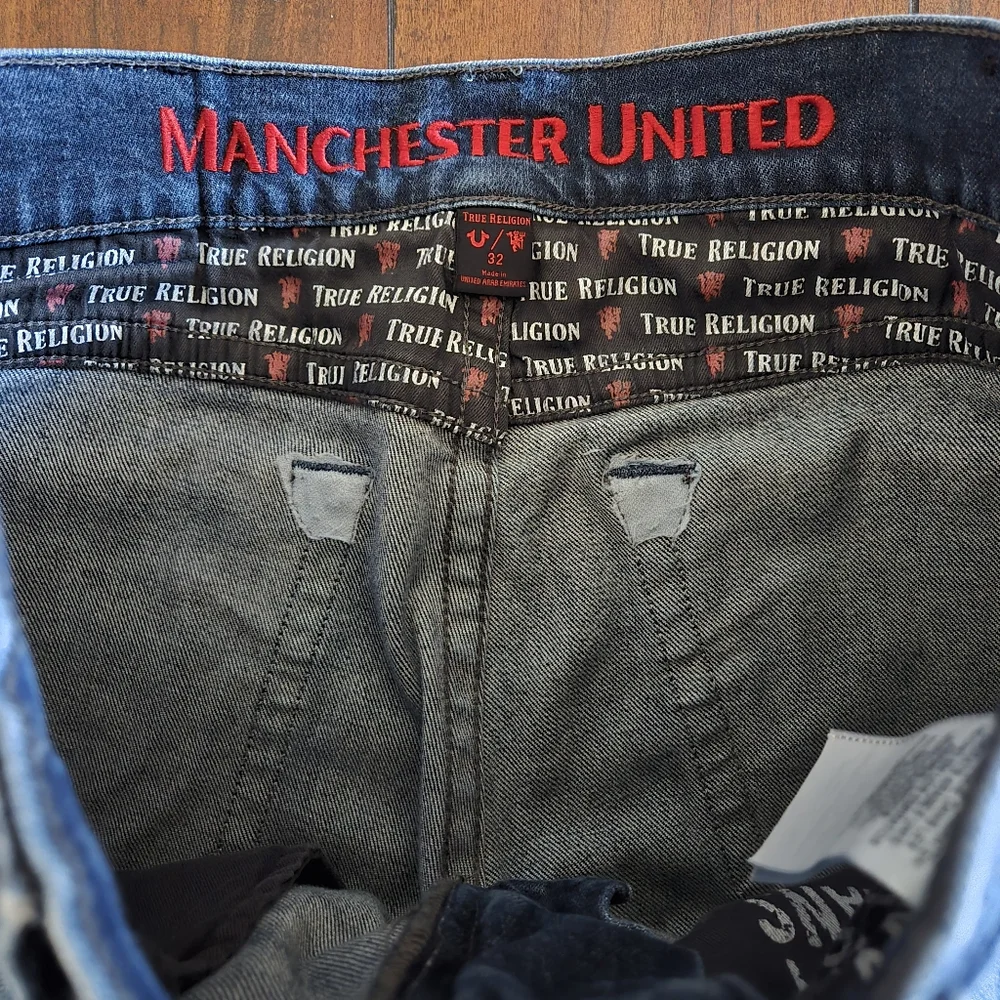 True Religion Men's Denim Manchester United Rocco SE Red Stitch Jeans Size 32
